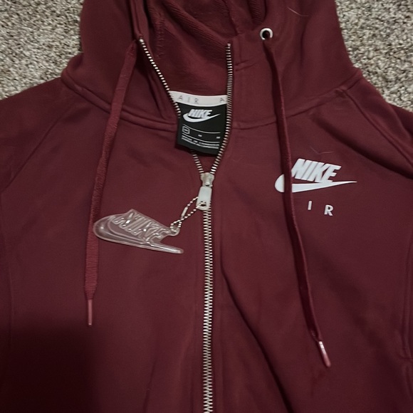 Nike air cropped zip up with thick band at bottom for cropped look  Marron color - Picture 2 of 3